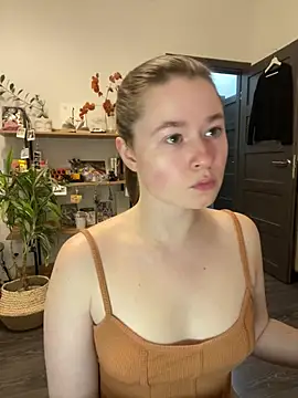 Snapshot of sweetest_pie chatting on February 26, 2025, 9:20 pm sweetest pie online show from February 26, 2025, 9:20 pm