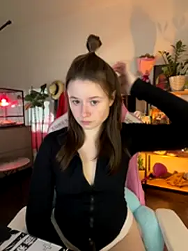 sweetest pie online show from December 4, 2025, 4:50 pm