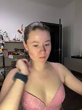 Snapshot of sweetest_pie chatting on January 4, 2025, 10:24 pm sweetest pie online show from January 4, 2025, 10:24 pm