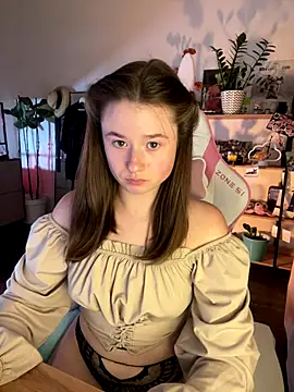 Snapshot of sweetest_pie chatting on September 18, 2025, 6:11 pm sweetest pie online show from September 18, 2025, 6:11 pm