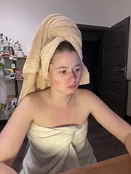 Snapshot of sweetest_pie chatting on January 10, 2025, 7:43 pm sweetest pie online show from January 10, 2025, 7:43 pm