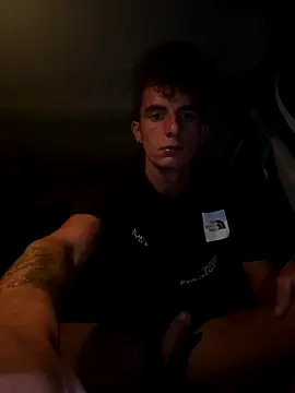 alessandro893000 online show from October 16, 2025, 1:47 am