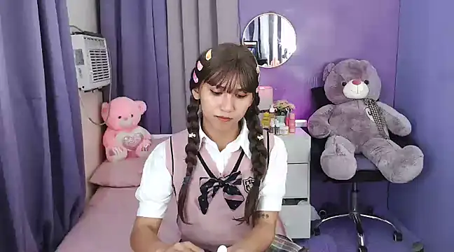 urlovelyfreya online show from February 17, 2025, 6:06 pm