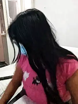 aisha latina online show from February 10, 2026, 3:22 pm