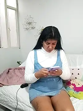 aisha latina online show from February 18, 2026, 2:24 pm