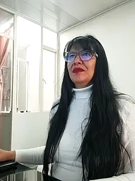 aisha latina online show from February 25, 2026, 2:39 pm