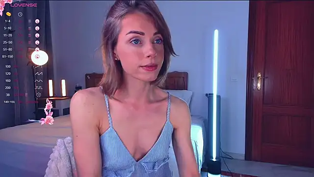 Snapshot of Arielle__03 chatting on September 24, 2025, 2:51 am Arielle  03 online show from September 24, 2025, 2:51 am
