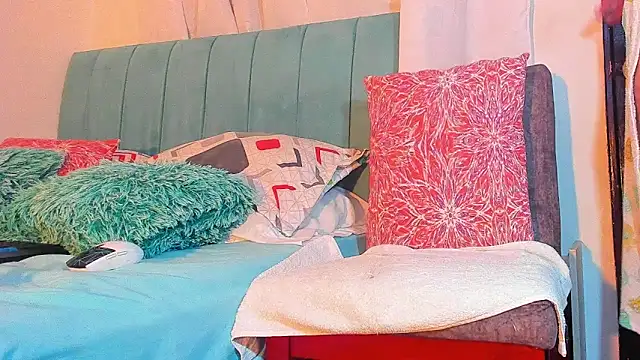 Snapshot of karlablue_ chatting on January 29, 2025, 2:40 am karlablue  online show from January 29, 2025, 2:40 am