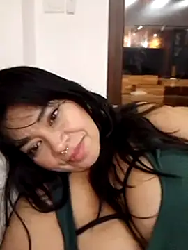 Snapshot of karlablue_ chatting on January 8, 2026, 3:45 am karlablue online show from January 8, 2026, 3:45 am