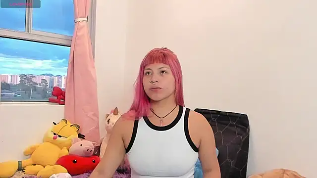 SophieRossi online show from April 8, 2026, 10:44 pm