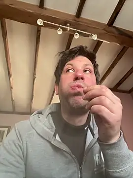 Snapshot of Taxidriver1988 chatting on March 17, 2026, 3:26 pm Taxidriver1988 online show from March 17, 2026, 3:26 pm