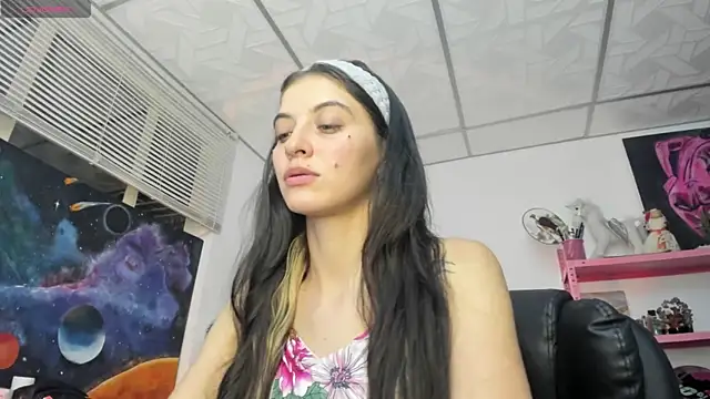 mariecam420 online show from April 4, 2026, 7:42 pm