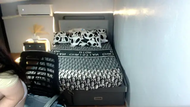 AmazingLuchie online show from July 19, 2026, 5:38 am