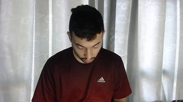 Snapshot of Armando_2002 chatting on February 21, 2025, 12:49 pm Armando 2002 online show from February 21, 2025, 12:49 pm