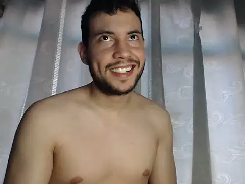 Snapshot of Armando_2002 chatting on January 22, 2025, 2:35 pm Armando 2002 online show from January 22, 2025, 2:35 pm