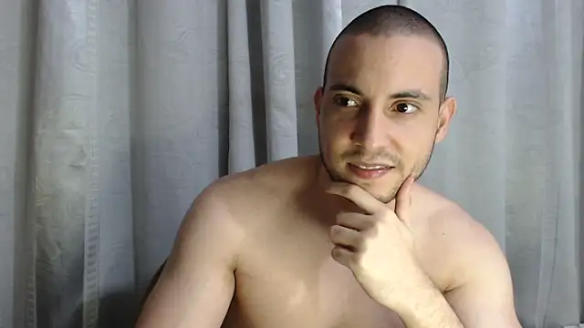 Snapshot of Armando_2002 chatting on October 11, 2025, 2:23 am Armando 2002 online show from October 11, 2025, 2:23 am