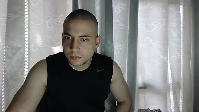 Snapshot of Armando_2002 chatting on October 30, 2025, 5:32 pm Armando 2002 online show from October 30, 2025, 5:32 pm