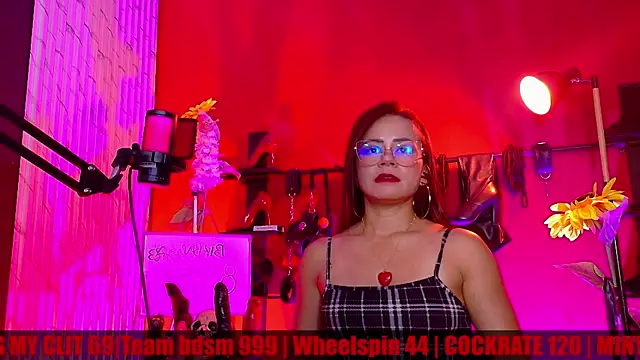 Snapshot of MistressSlut1 chatting on April 16, 2026, 2:51 pm MistressSlut1 online show from April 16, 2026, 2:51 pm