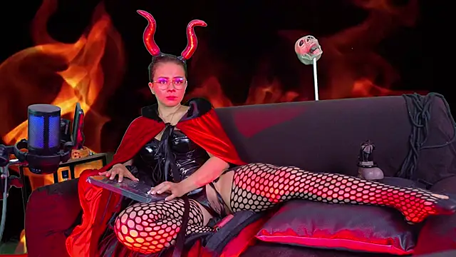 Snapshot of MistressSlut1 chatting on March 7, 2026, 11:27 am MistressSlut1 online show from March 7, 2026, 11:27 am