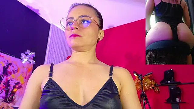 MistressSlut1 online show from December 18, 2025, 11:14 am