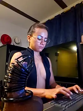 Snapshot of MistressSlut1 chatting on March 3, 2026, 10:00 am MistressSlut1 online show from March 3, 2026, 10:00 am