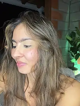 Snapshot of RouseColins chatting on February 12, 2025, 2:35 am RouseColins online show from February 12, 2025, 2:35 am