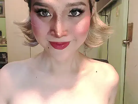 Ezradeliciosa online show from May 16, 2026, 1:48 am