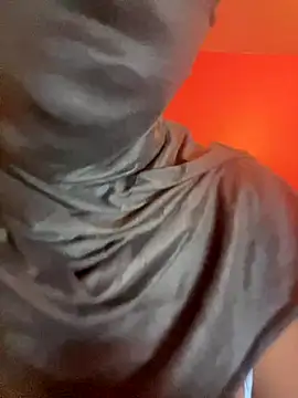 Snapshot of Bella_Binta chatting on October 23, 2025, 10:19 pm Bella Binta online show from October 23, 2025, 10:19 pm