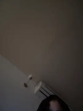 Snapshot of bella_parisi chatting on March 15, 2025, 10:11 pm bella parisi online show from March 15, 2025, 10:11 pm