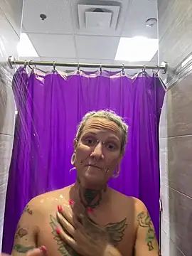 dejadeloree online show from May 23, 2026, 7:57 pm