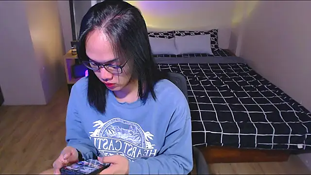 Snapshot of Ur_temptress_sam chatting on January 18, 2025, 3:27 pm Ur temptress sam online show from January 18, 2025, 3:27 pm