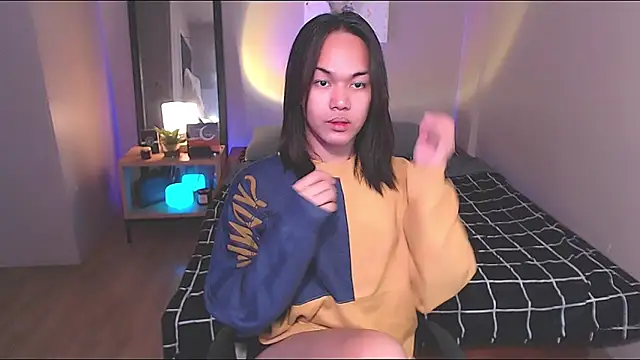 Snapshot of Ur_temptress_sam chatting on December 10, 2024, 3:01 pm Ur temptress sam online show from December 10, 2024, 3:01 pm