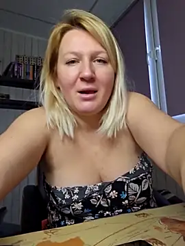 Marushka online show from December 20, 2025, 1:03 pm