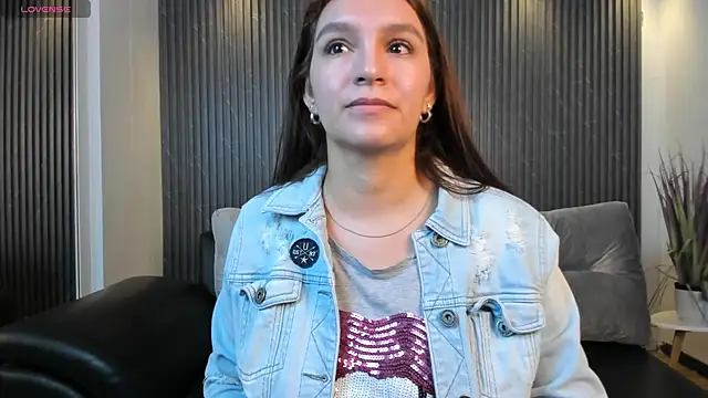 miataylorr1 online show from March 13, 2025, 12:13 pm