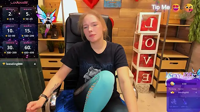 Snapshot of _fiona_Love chatting on March 2, 2025, 10:13 pm  fiona Love online show from March 2, 2025, 10:13 pm
