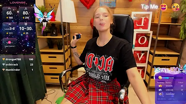 Snapshot of _fiona_Love chatting on March 15, 2025, 1:41 am  fiona Love online show from March 15, 2025, 1:41 am
