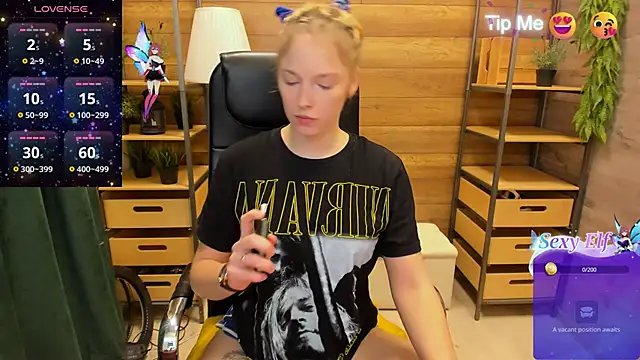 Snapshot of _fiona_Love chatting on February 5, 2025, 8:14 pm  fiona Love online show from February 5, 2025, 8:14 pm