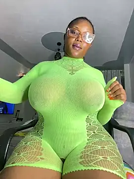 Snapshot of Hyra_Ari chatting on February 27, 2025, 6:31 pm Hyra Ari online show from February 27, 2025, 6:31 pm
