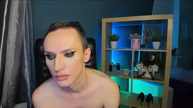 Cristal Connors online show from December 23, 2024, 2:50 pm