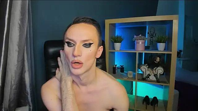 Cristal Connors online show from December 22, 2024, 4:17 pm