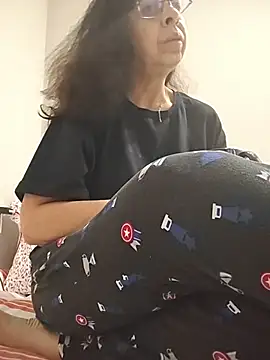 Susannemilf online show from November 23, 2025, 4:06 pm