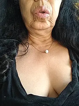 Susannemilf online show from March 3, 2026, 3:02 am