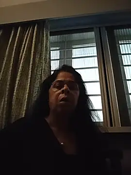 Susannemilf online show from April 4, 2026, 1:34 am