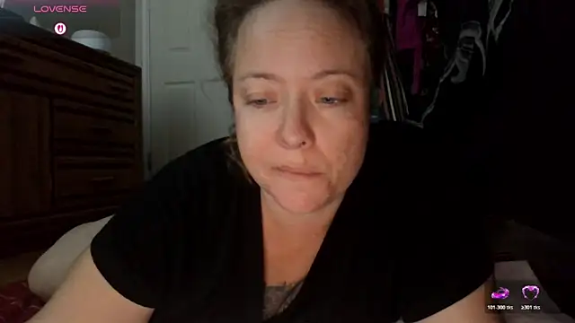 julimonroe online show from November 10, 2025, 1:27 pm