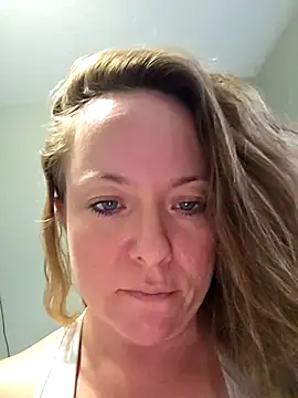 julimonroe online show from January 6, 2026, 9:08 pm