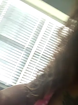 Snapshot of julimonroe chatting on February 10, 2026, 3:55 pm julimonroe online show from February 10, 2026, 3:55 pm