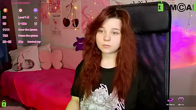 Snapshot of StellaMilla chatting on April 24, 2026, 2:46 am StellaMilla online show from April 24, 2026, 2:46 am