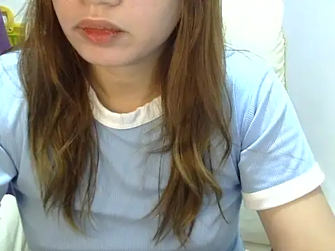    zurIII09  online show from December 16, 2025, 1:48 pm