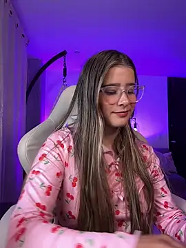 Snapshot of Stormiie777 chatting on February 1, 2026, 12:09 am Stormiie777 online show from February 1, 2026, 12:09 am