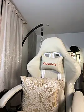 Snapshot of Stormiie777 chatting on February 4, 2026, 11:33 pm Stormiie777 online show from February 4, 2026, 11:33 pm